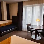 Astrid Centre מלון 2*
