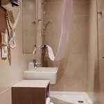 Astrid Centre Готель